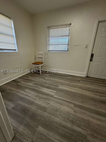 1121 NW 40th St 4, Miami, FL 33127