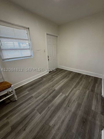 1121 NW 40th St 4, Miami, FL 33127