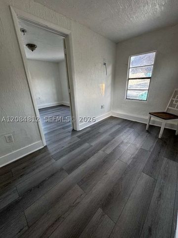 1121 NW 40th St 4, Miami, FL 33127
