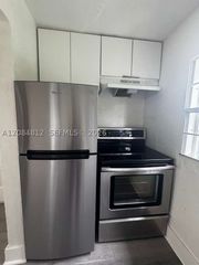 1121 NW 40th St 4, Miami, FL 33127