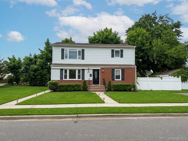 1077 Gerald, Uniondale, NY 11553