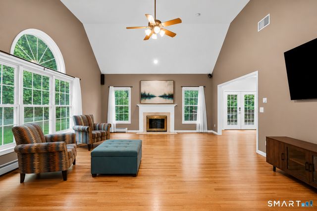 36 Little Fox Run, Shelton, CT 06484