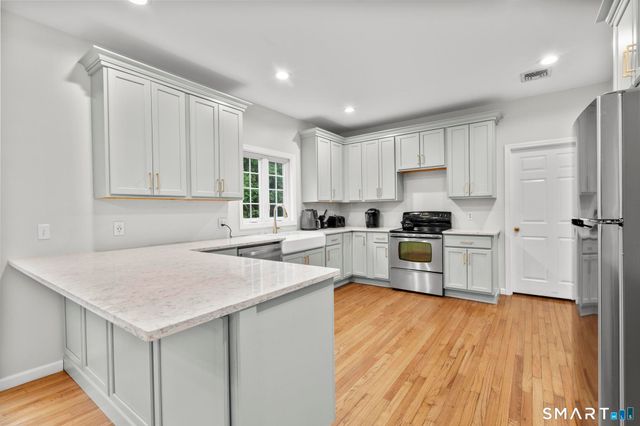 36 Little Fox Run, Shelton, CT 06484