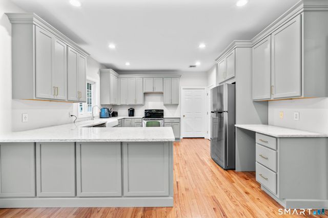 36 Little Fox Run, Shelton, CT 06484