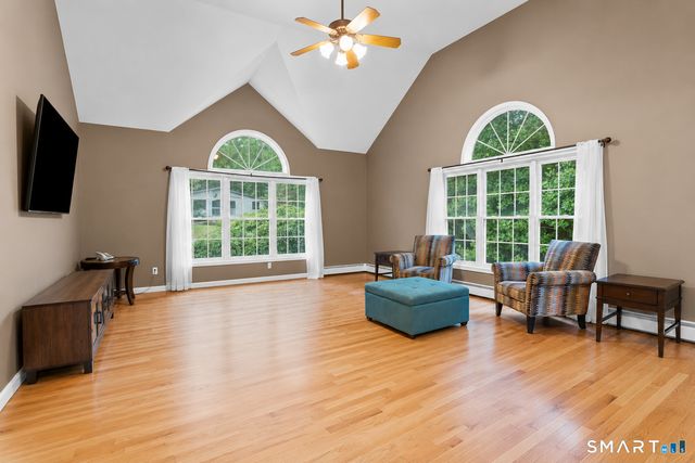 36 Little Fox Run, Shelton, CT 06484