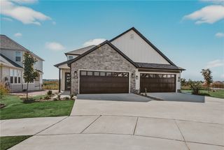 2909 SW Hampshire Avenue, Bentonville, AR 72713