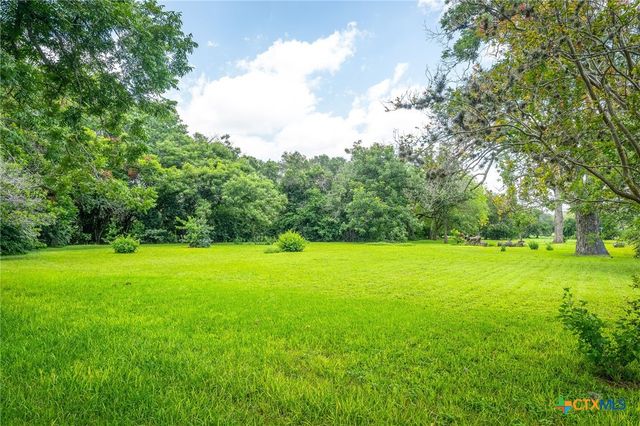 24 Glen Cove Drive, Seguin, TX 78155