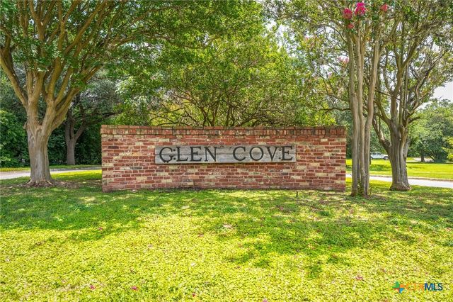 24 Glen Cove Drive, Seguin, TX 78155