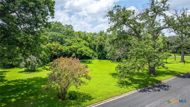 24 Glen Cove Drive, Seguin, TX 78155