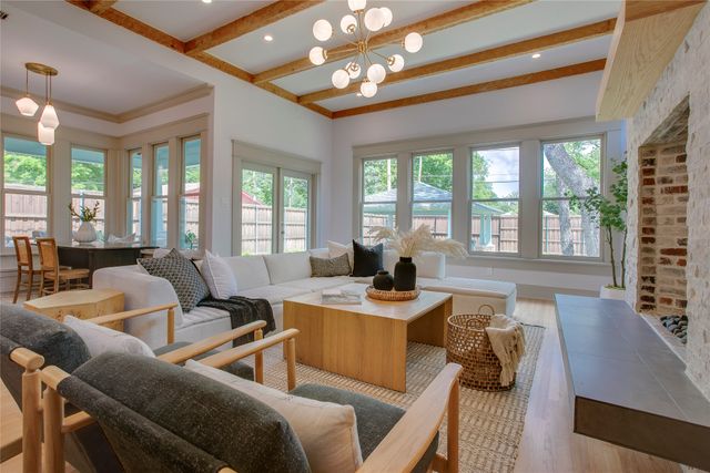 714 N Edgefield Avenue, Dallas, TX 75208