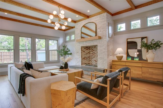 714 N Edgefield Avenue, Dallas, TX 75208