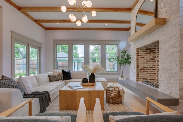 714 N Edgefield Avenue, Dallas, TX 75208