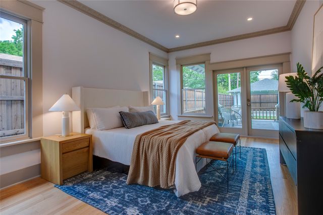 714 N Edgefield Avenue, Dallas, TX 75208