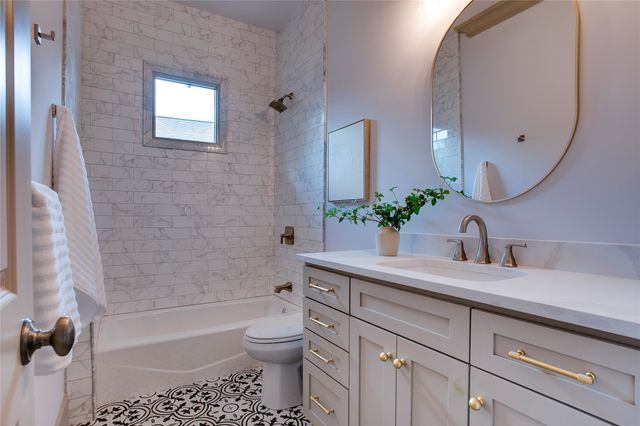 714 N Edgefield Avenue, Dallas, TX 75208