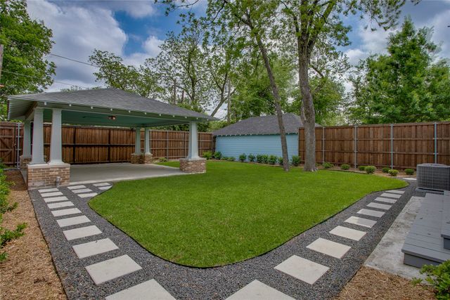 714 N Edgefield Avenue, Dallas, TX 75208