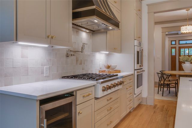 714 N Edgefield Avenue, Dallas, TX 75208