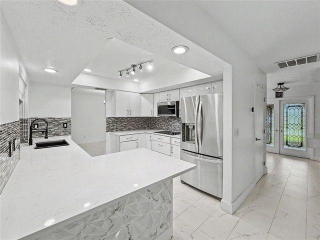 209 SW 42ND STREET, Cape Coral, FL 33914