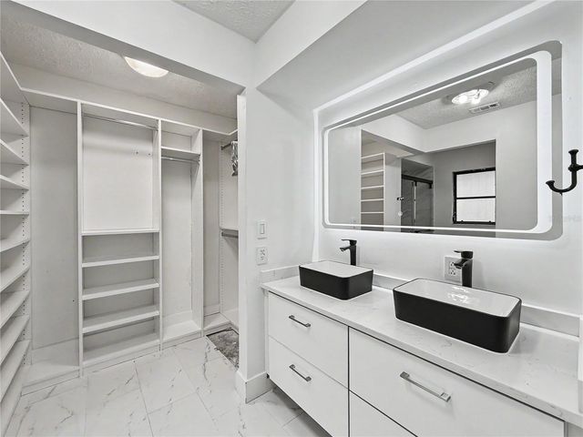 209 SW 42ND STREET, Cape Coral, FL 33914