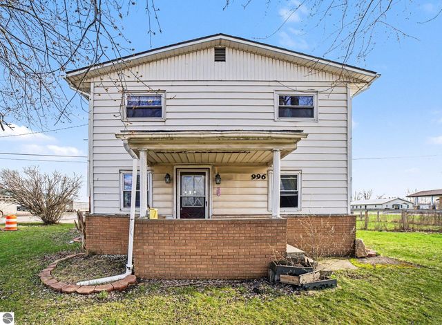 996 E Monroe Road, St Louis, MI 48880