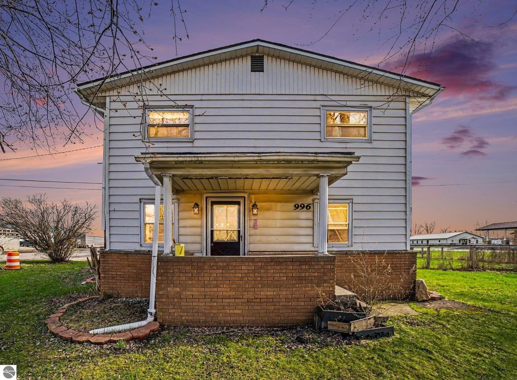 Image 1 of property listing at 996 E Monroe Road, St Louis, MI 48880