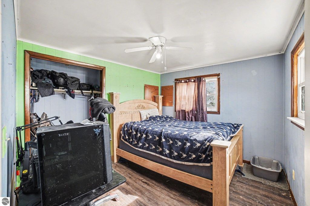 Image 10 of property listing at 996 E Monroe Road, St Louis, MI 48880