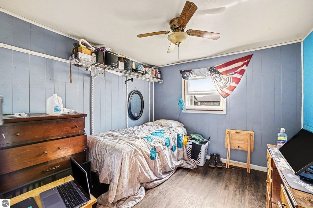 Image 11 of property listing at 996 E Monroe Road, St Louis, MI 48880