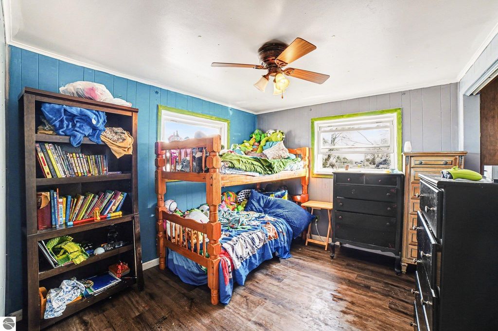 Image 12 of property listing at 996 E Monroe Road, St Louis, MI 48880