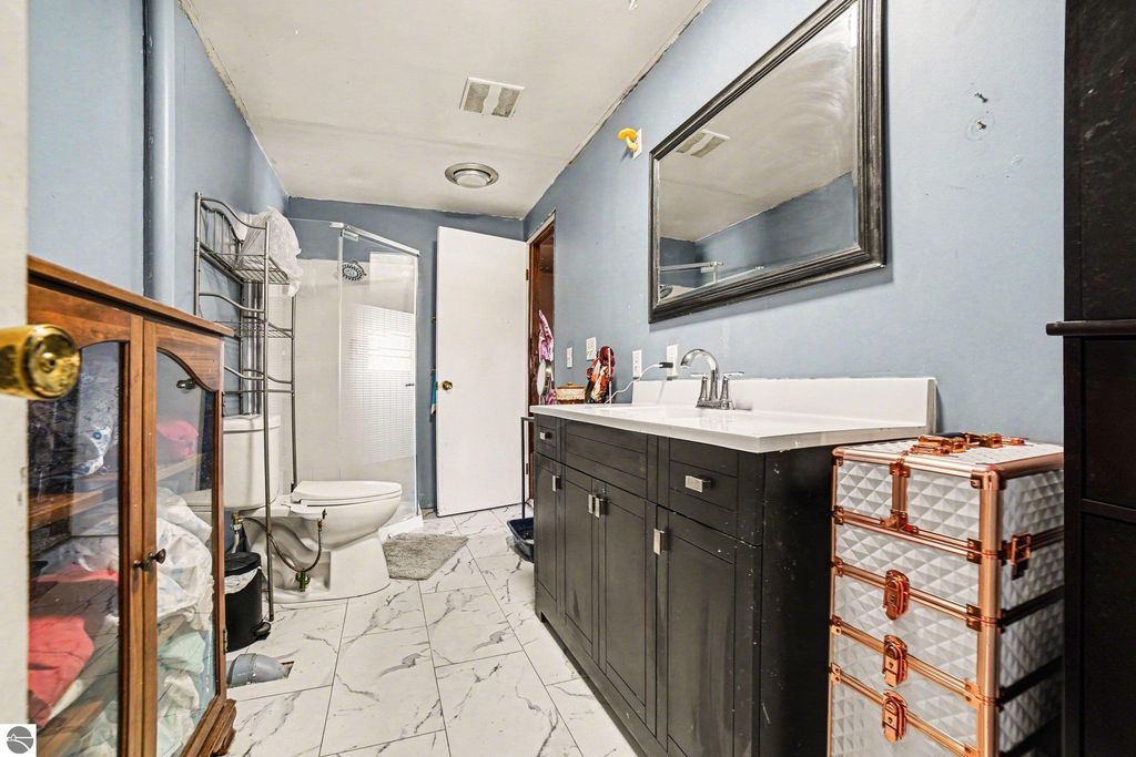 Image 15 of property listing at 996 E Monroe Road, St Louis, MI 48880