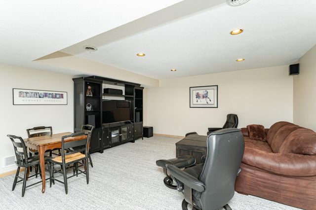 3324 Fox Hollow Lane SW, Rochester, MN 55902