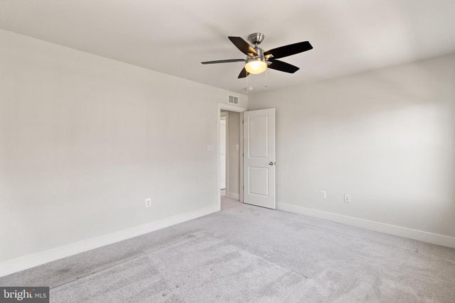 1527 MEADOWLARK GLEN RD, Dumfries, VA 22026