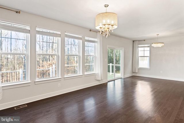 1527 MEADOWLARK GLEN RD, Dumfries, VA 22026