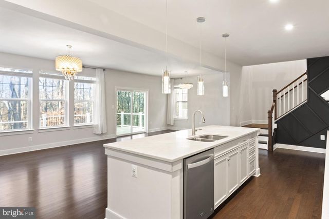 1527 MEADOWLARK GLEN RD, Dumfries, VA 22026