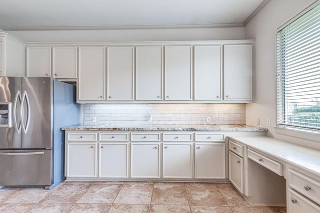 403 Harborside Way, Kemah, TX 77565