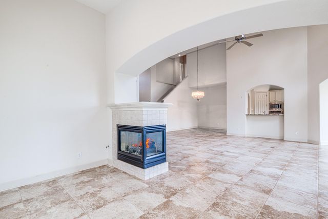 403 Harborside Way, Kemah, TX 77565
