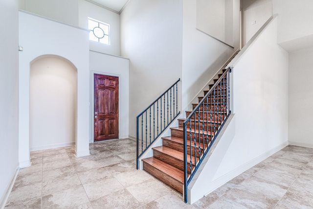 403 Harborside Way, Kemah, TX 77565