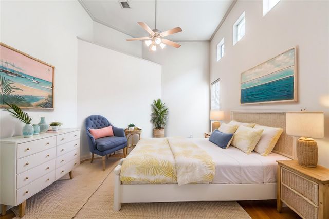 403 Harborside Way, Kemah, TX 77565