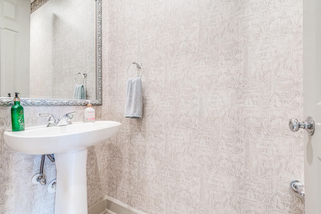 403 Harborside Way, Kemah, TX 77565