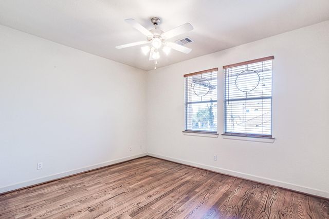 403 Harborside Way, Kemah, TX 77565