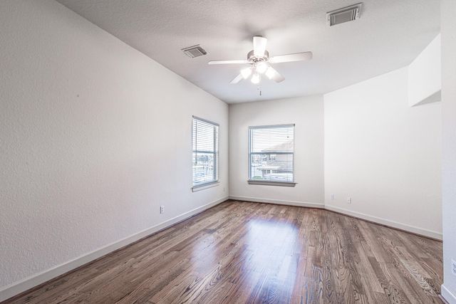 403 Harborside Way, Kemah, TX 77565