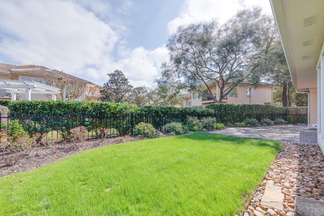403 Harborside Way, Kemah, TX 77565
