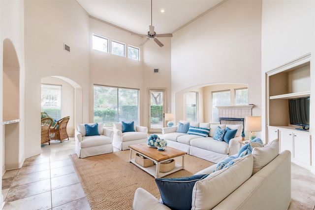 403 Harborside Way, Kemah, TX 77565
