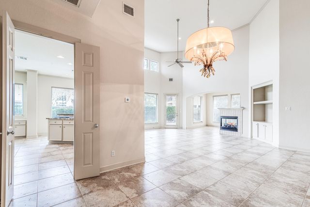 403 Harborside Way, Kemah, TX 77565