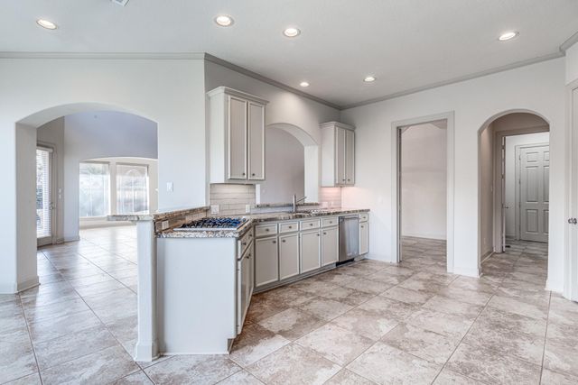 403 Harborside Way, Kemah, TX 77565