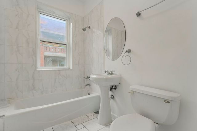 6102 S Kimbark Avenue 2W, Chicago, IL 60637