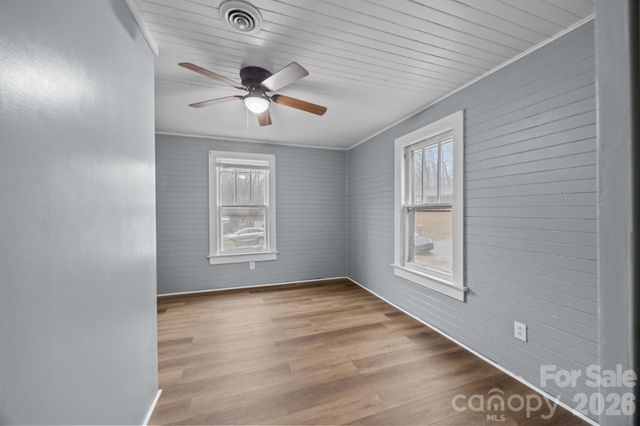 713 Second Street Place SW, Conover, NC 28613