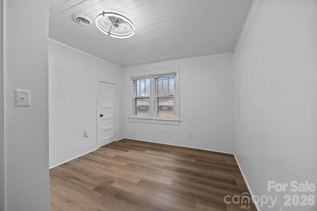 713 Second Street Place SW, Conover, NC 28613