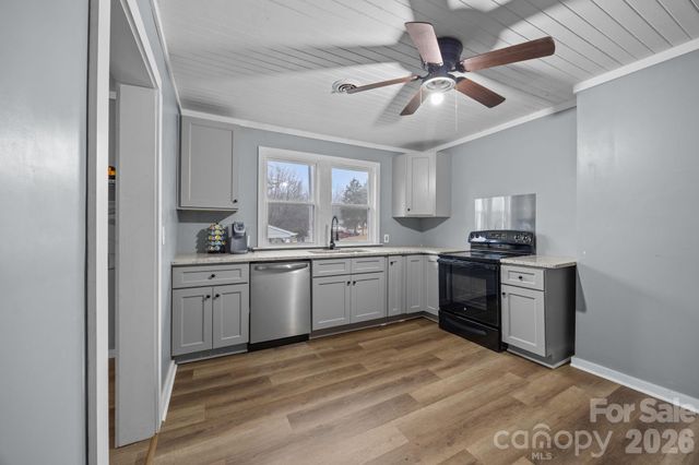 713 Second Street Place SW, Conover, NC 28613