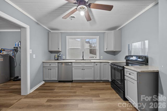 713 Second Street Place SW, Conover, NC 28613