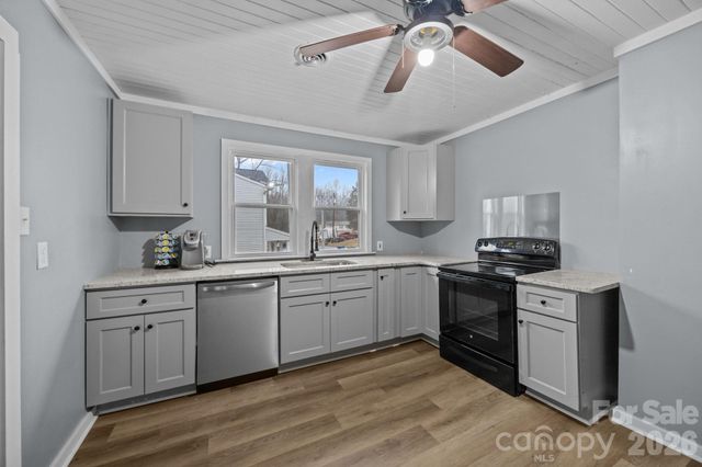 713 Second Street Place SW, Conover, NC 28613