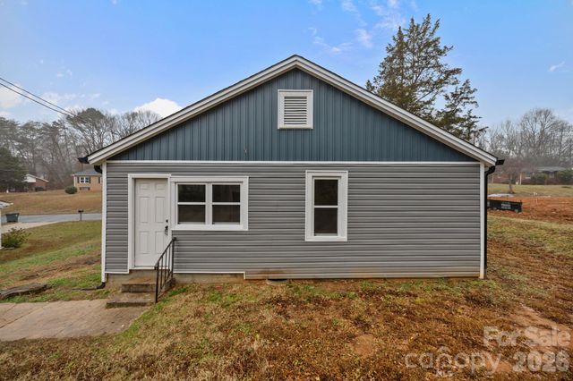 713 Second Street Place SW, Conover, NC 28613